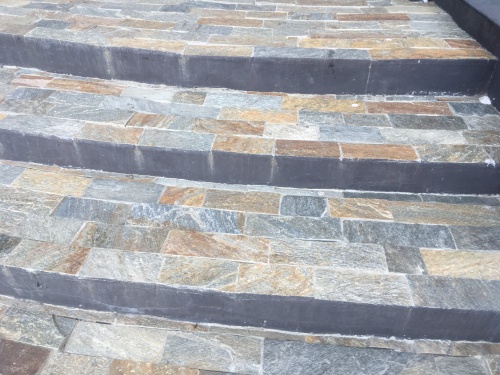 Плитка из Златолита Уральского для лестницы купить в Самаре