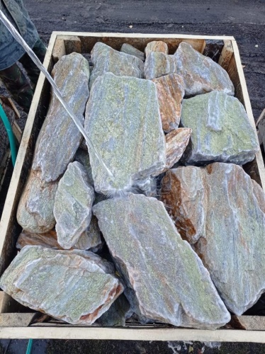 Златолит жёлтый, жёлто-зелёный глыбки и валуны для ланшафтного дизайна купить в Самаре