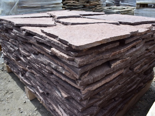 Плитняк лемезит бордовый для облицовки цоколя 20-25 мм  купить в Самаре