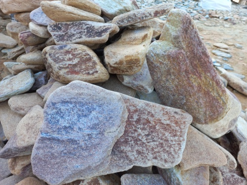 Златолит жёлтый, жёлто-зелёный глыбки и валуны для ланшафтного дизайна купить в Самаре