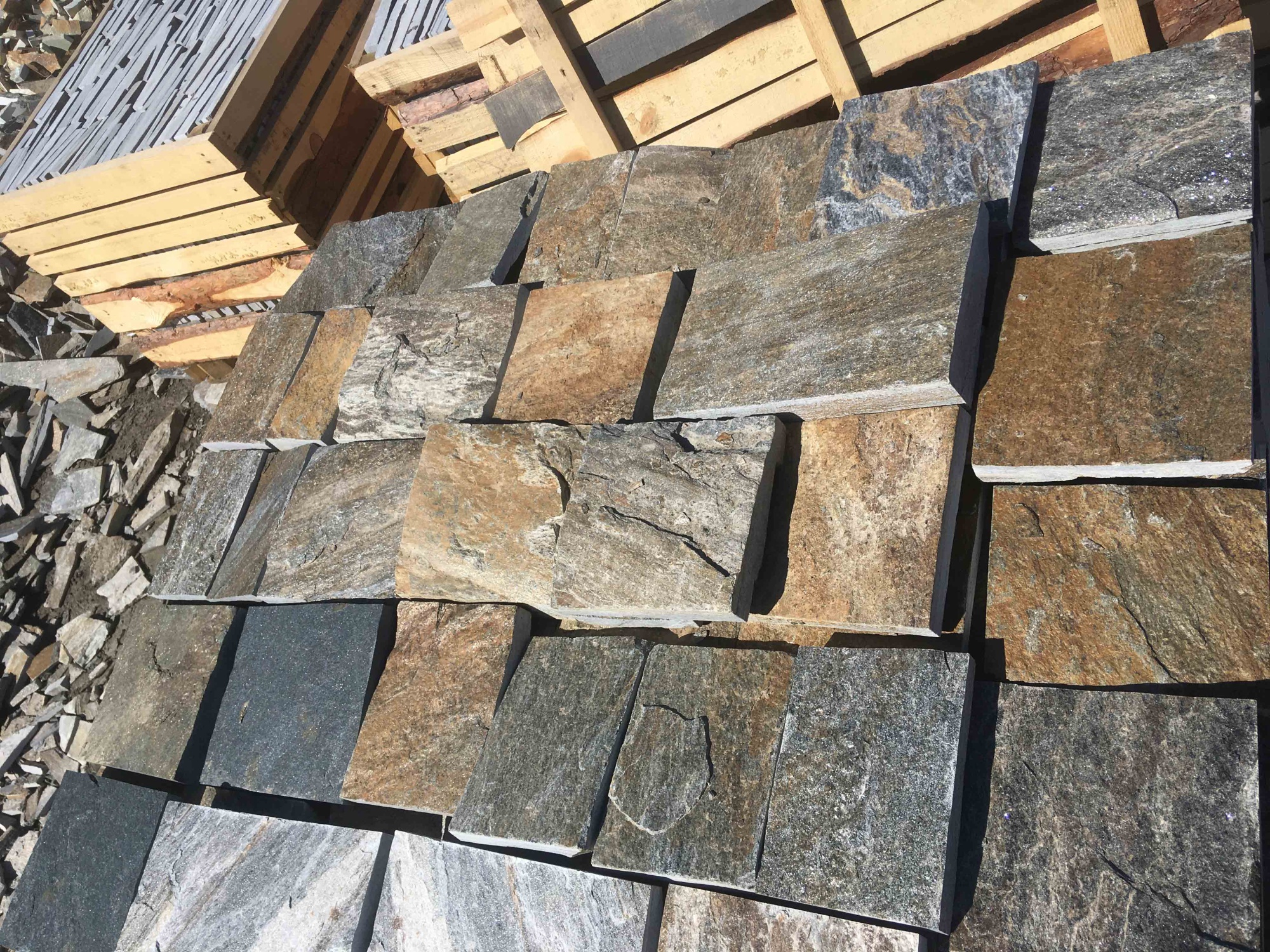 Плитка пилёная златолит Уральский для цоколя, отмостки купить в Самаре