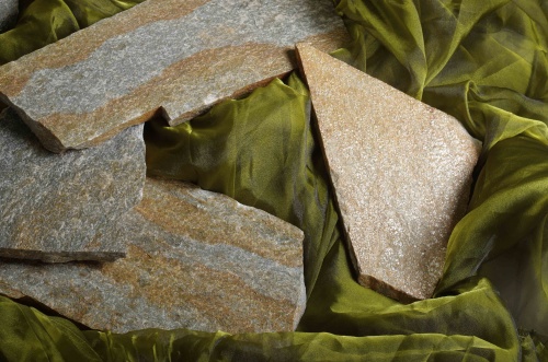 Плитняк златолит Уральский для цоколя, отмостки купить в Самаре